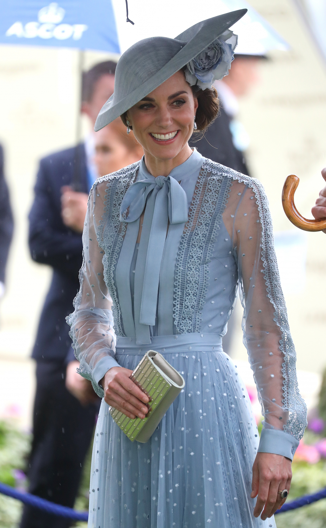 Look usado por Kate Middleton esgota em poucas horas