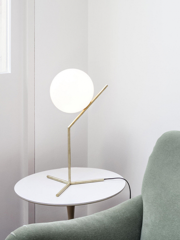 Candeeiro IC T1, minimalista perfeito para qualquer espaço.