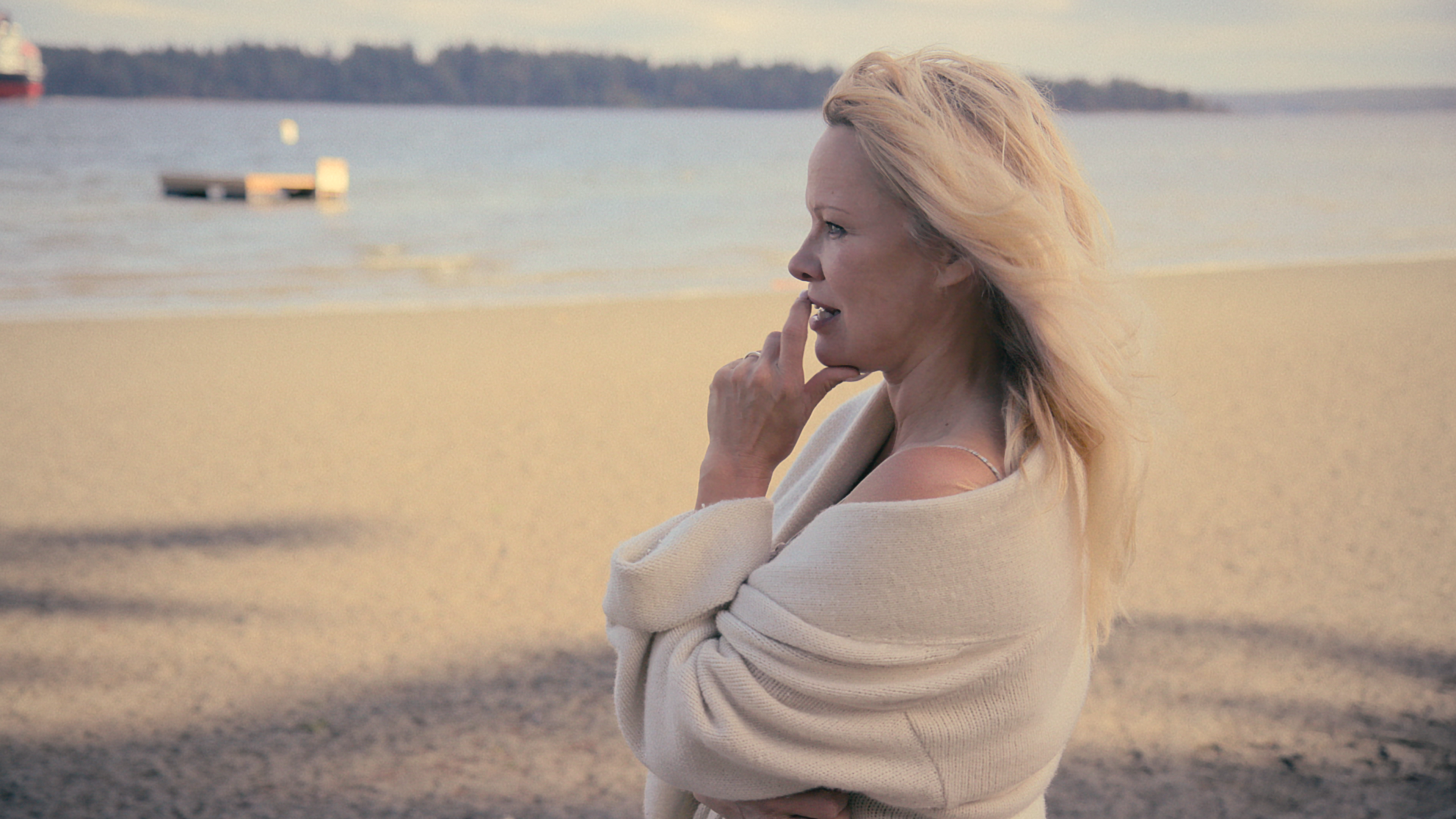 Já vimos o documentário de Pamela Anderson. Afinal, os anos 90 não foram assim tão fixes