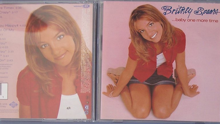 Foi com este ar angelical que a Britney Spears nos enganou a todos em 98