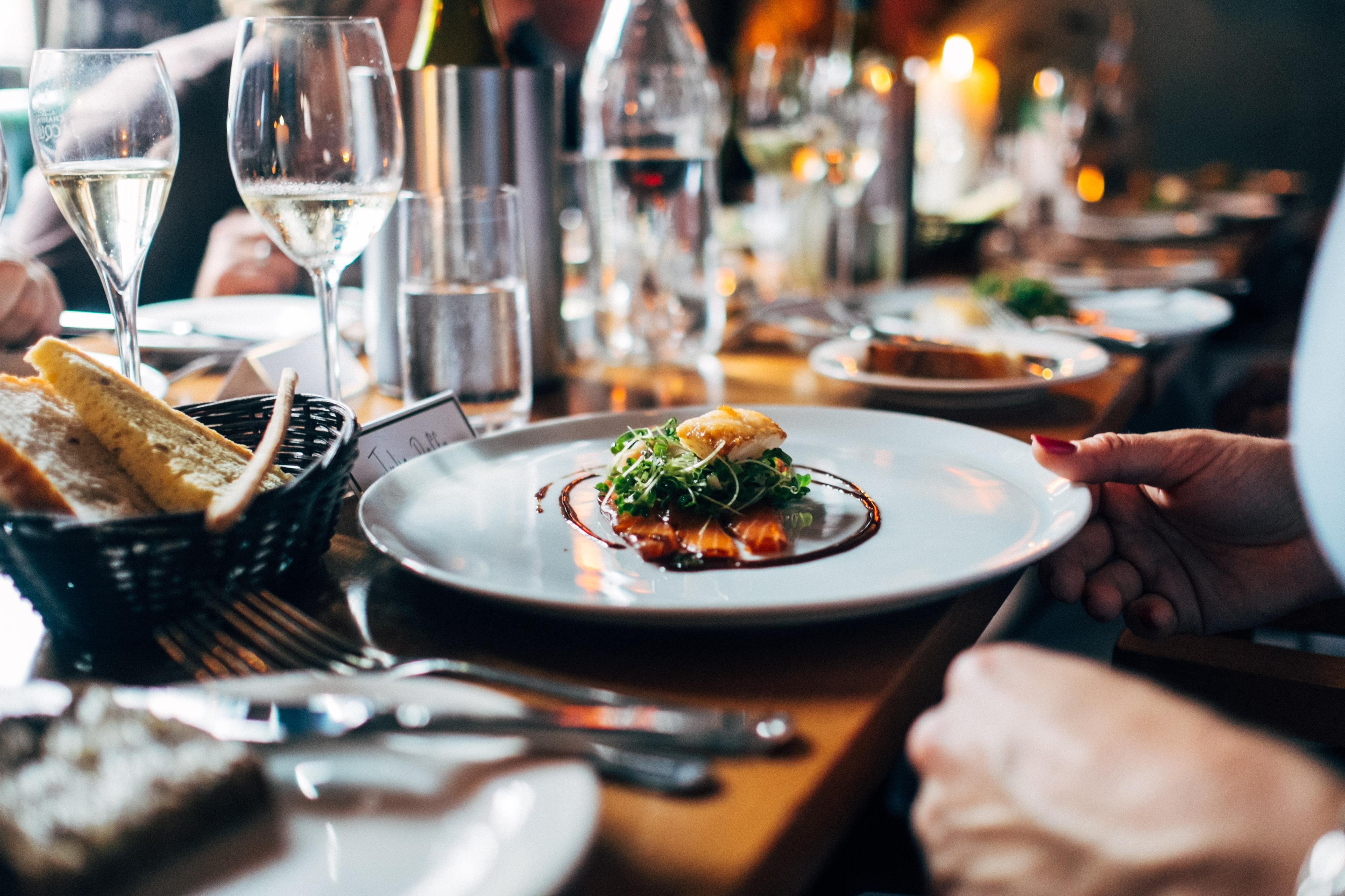 Há descontos de 50% em mais de 100 restaurantes