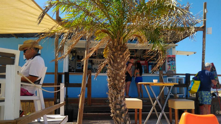 O jornal britânico destacou as áreas de sombra, um som ambiente de jazz, reggae ou house e umas 'vistas deslumbrantes'