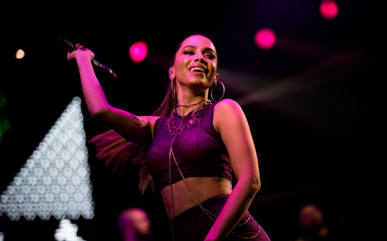 Na véspera de atuar no Rock in Rio, Anitta perde as malas com todas as roupas do concerto