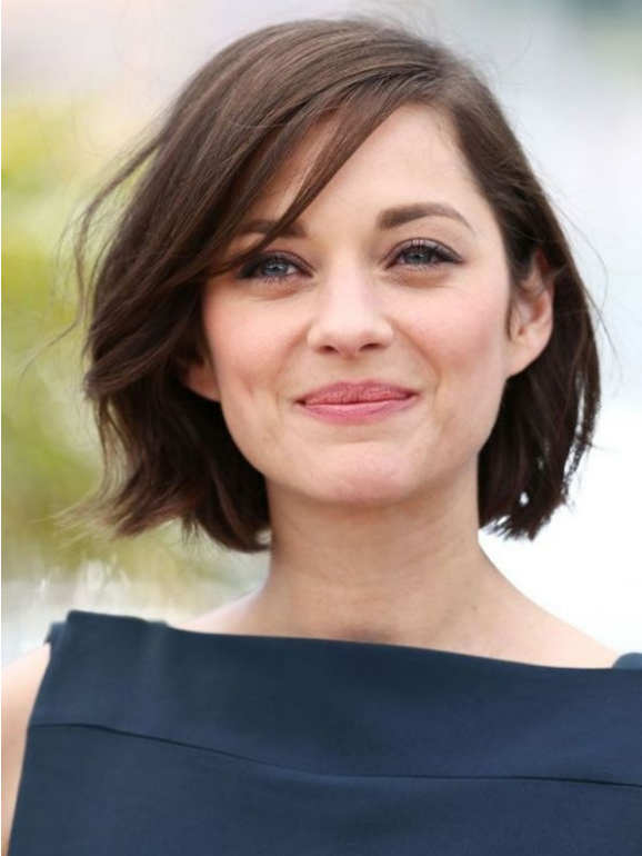 Marion Cotillard personifica o corte à francesa. 