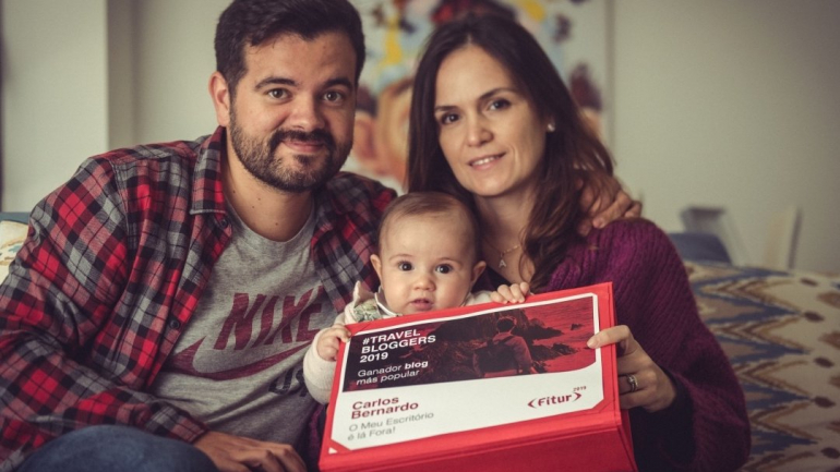 Carlos Bernardo é casado com Liliana, psicóloga, e juntos tiveram Alice que vai fazer seis meses em fevereiro