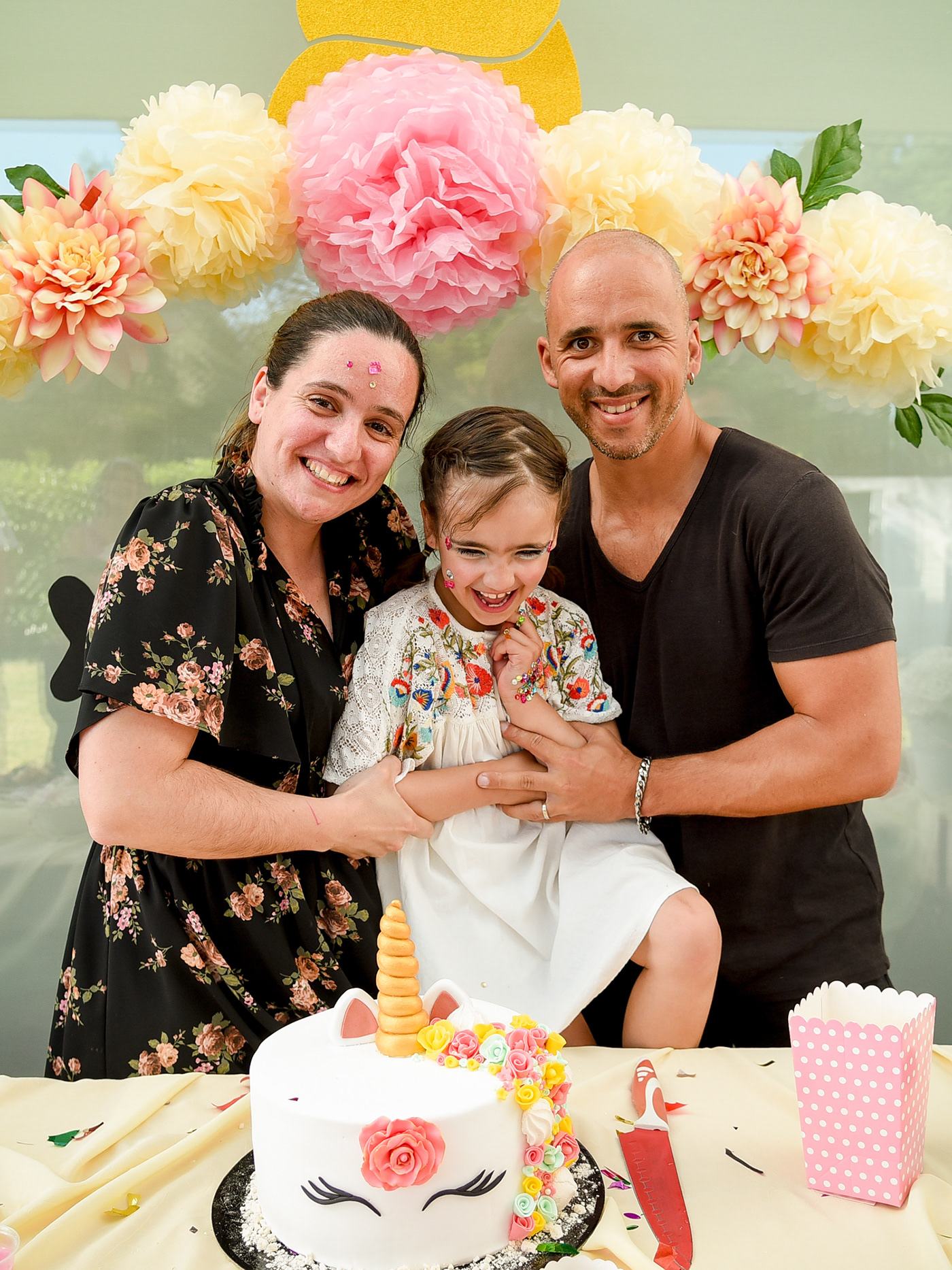 A mulher Maria João Ramos (à esquerda), a filha Maria Mel Monteiro (ao centro) e Micael Monteiro