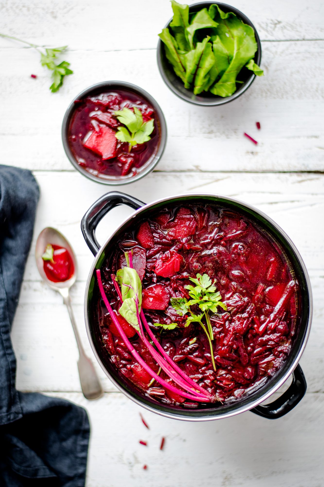 5 sopas frias perfeitas para os dias mais quentes