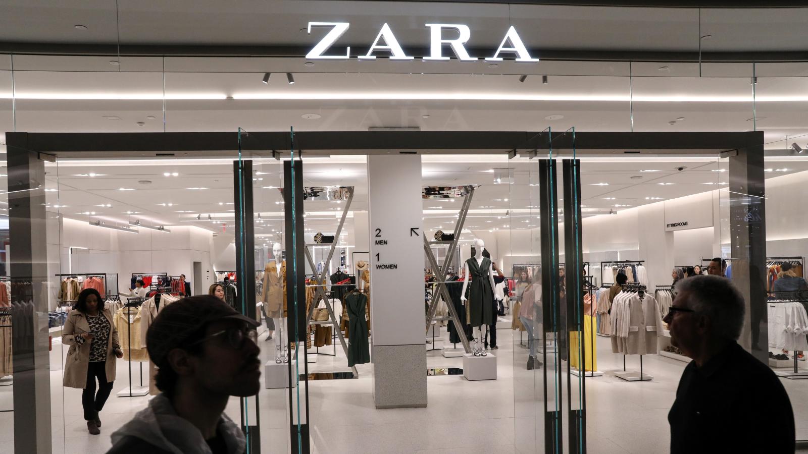 Dona da Zara regista um prejuízo inédito — e vai fechar mais de mil lojas