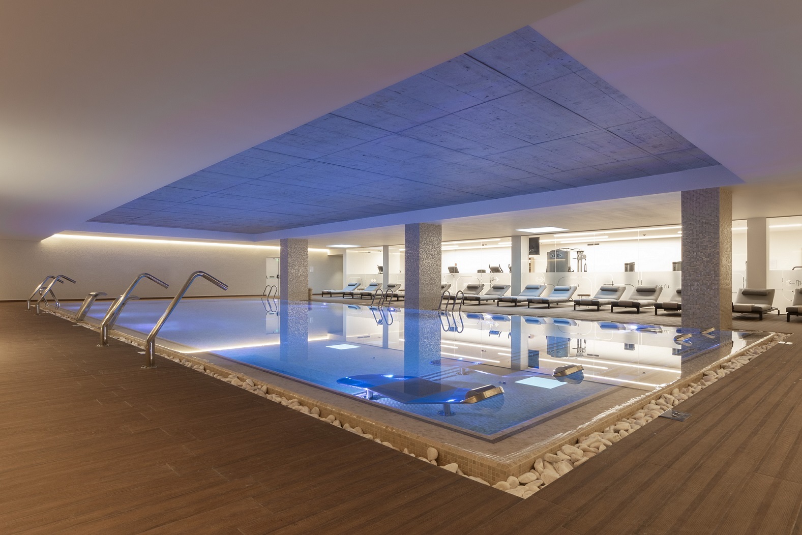 Este hotel de 5 estrelas é um refúgio no meio do caos da cidade – com comida portuguesa e um spa dos deuses