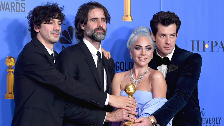 Lady Gaga no local para falar à imprensa 