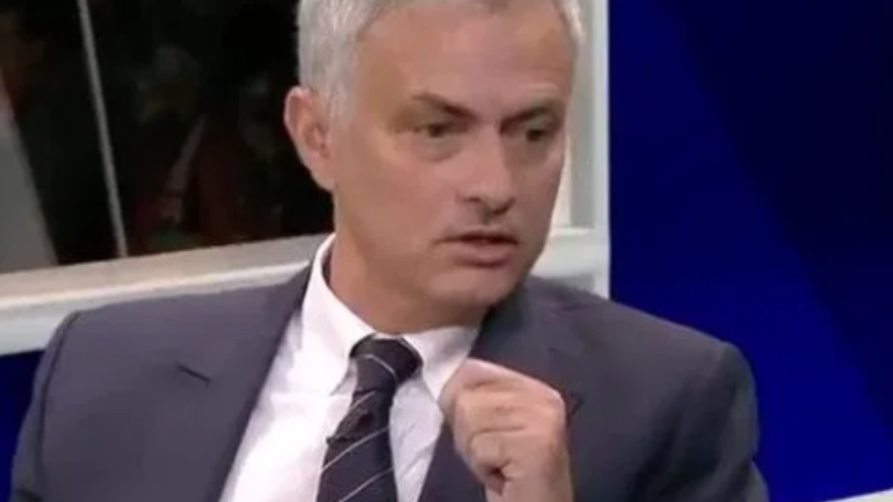 José Mourinho sem a aliança 