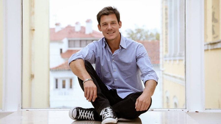 Atualmente, o ator faz parte do elenco de 'Alguém Perdeu'