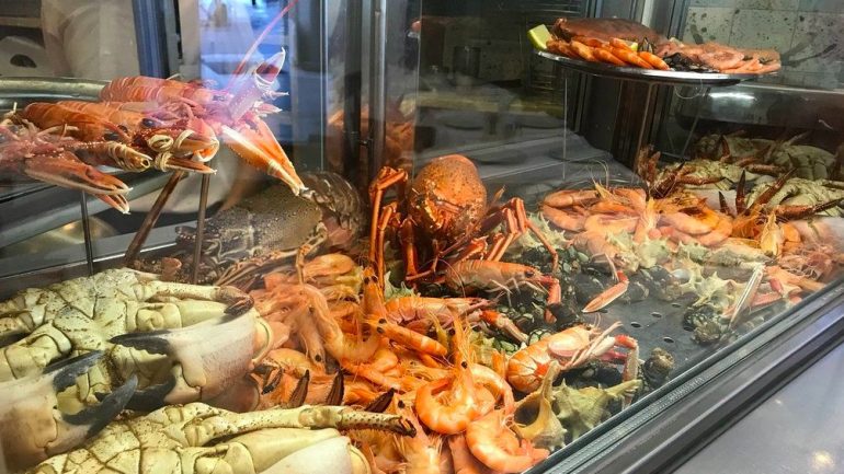 5 esplanadas onde se come ótimo marisco em Lisboa