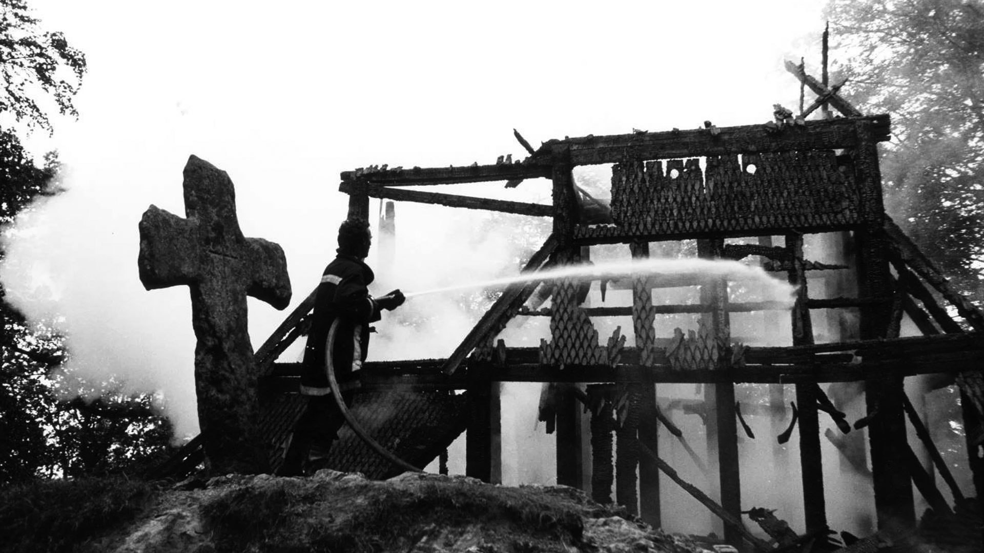 Da música à queima de igrejas. O movimento de Black Metal que aterrorizou a Noruega