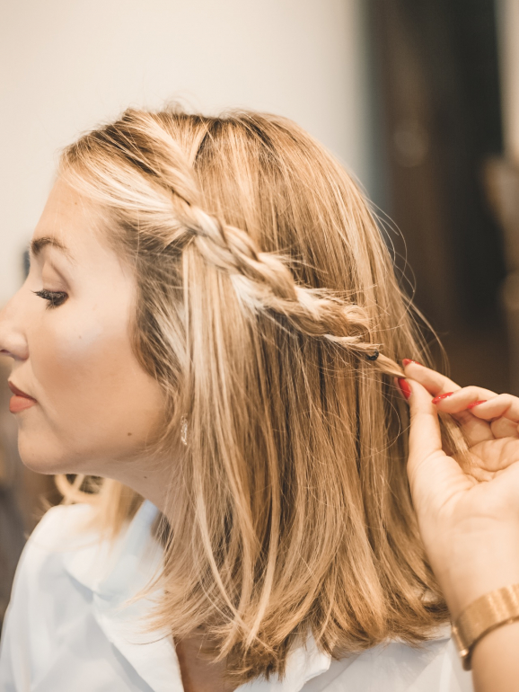 Sugestão de penteado: um semi apanhado com tranças