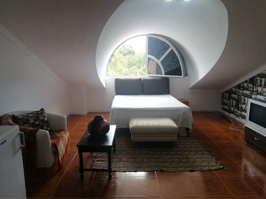 Encontrámos estes 15 quartos (decentes) a menos de 400€ em Lisboa. Veja as fotos