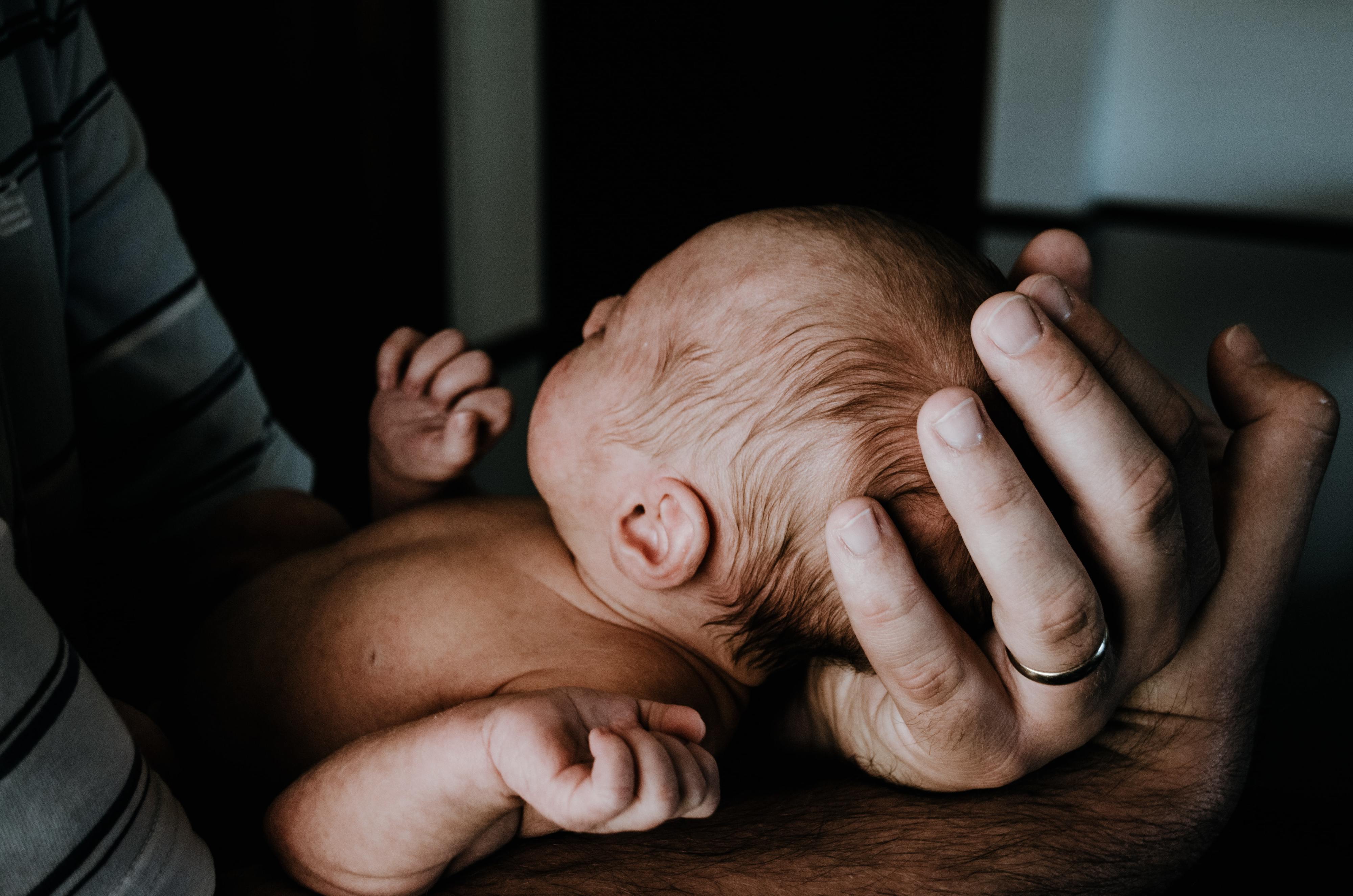 Baby Box. Casal português quer prevenir as mortes súbitas dos bebés com conceito novo no País