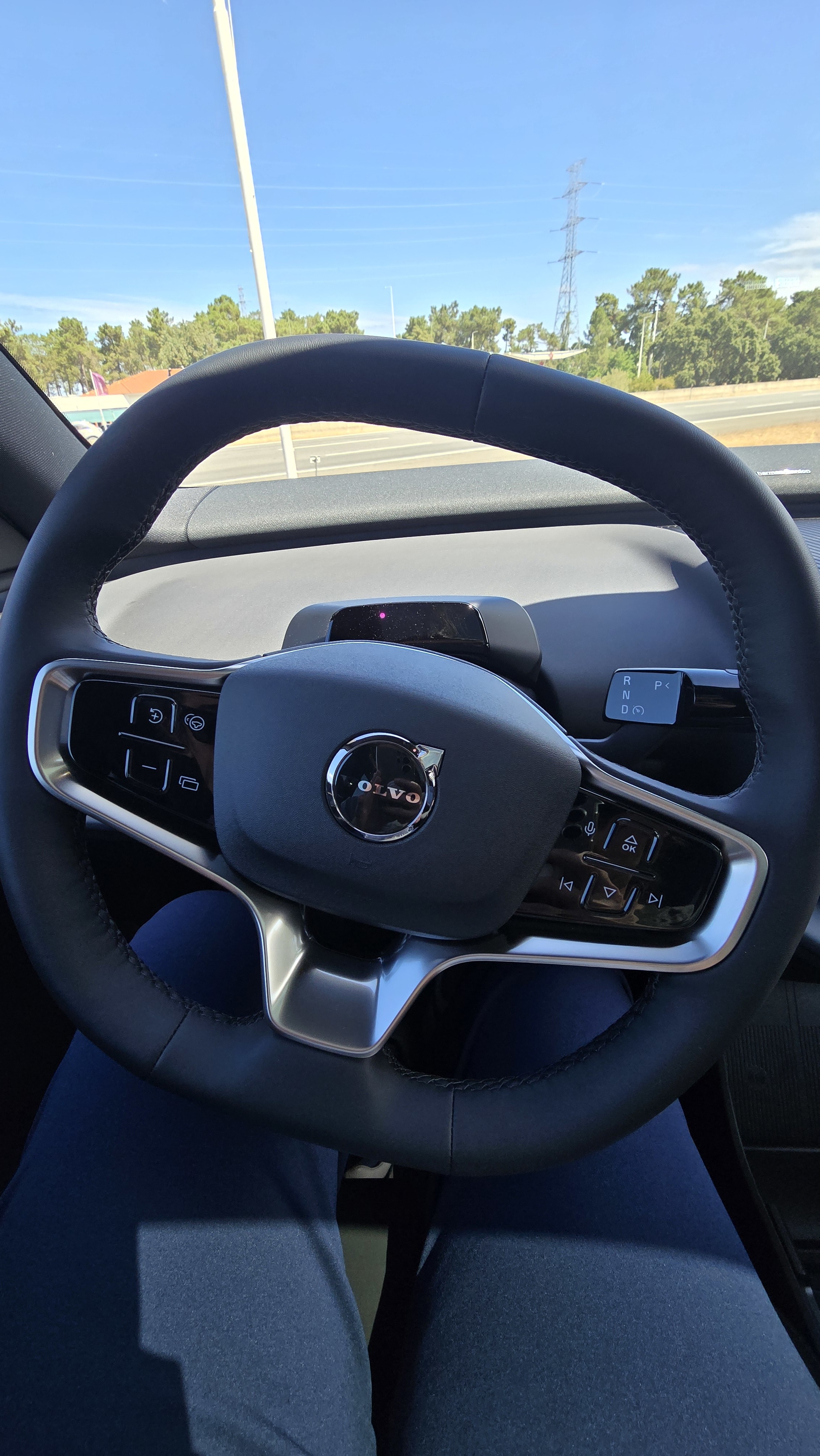 VOLVO EX30 CROSS COUNTRY