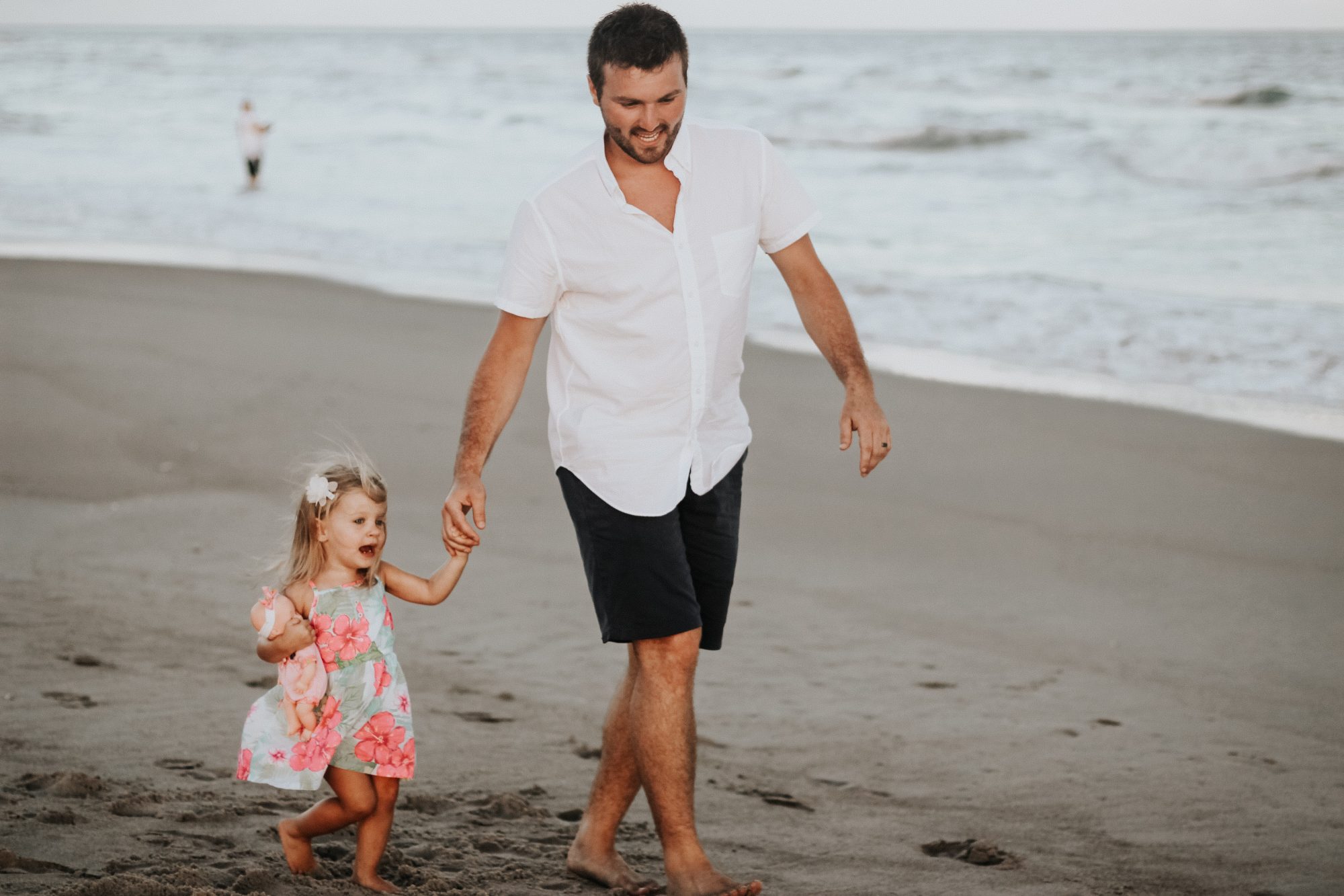 Estes pais passam mais tempo com os filhos do que as mães e são os mais felizes do mundo