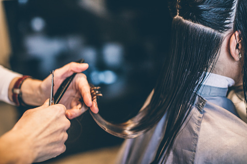 As fases da lua influenciam o cabelo? É melhor cortar em lua cheia? Nós explicamos tudo
