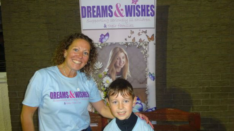 Neste momento Sarah Griffiths está dedicada a angariar dinheiro para a associação de caridade Dreams & Wishes