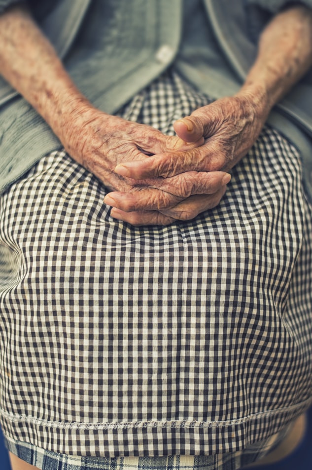 APAV sugere que idosos possam deserdar filhos como resposta ao abandono