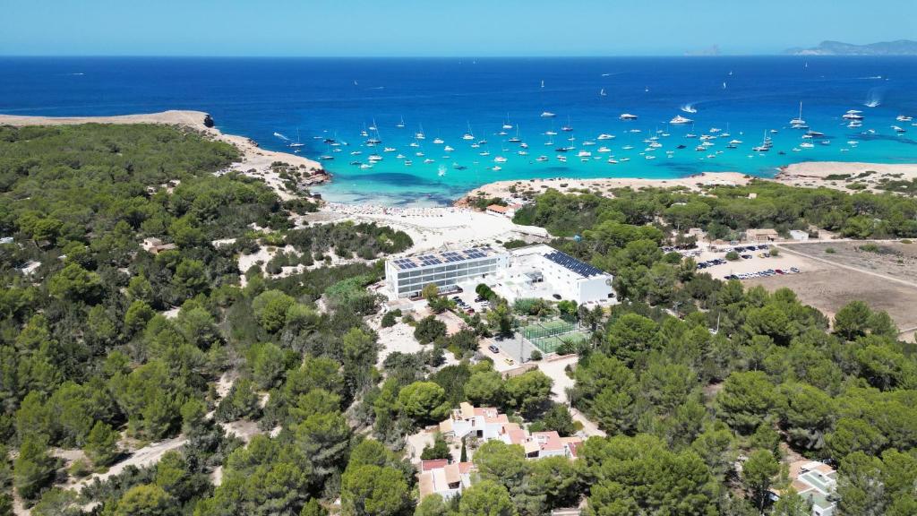 Férias em Formentera. 8 casas para arrendar que ficam em cima da praia e têm piscina Férias em Formentera. 8 casas para arrendar que ficam em cima da praia e têm piscina