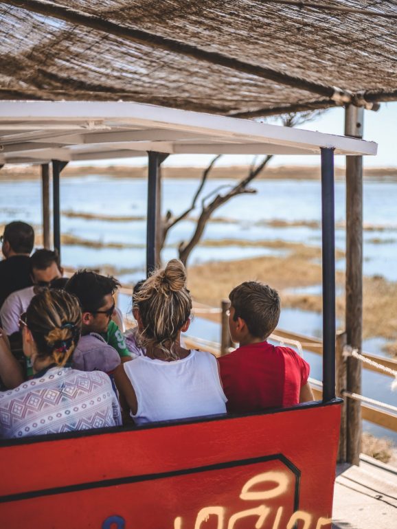 Tirei três dias para vir a Tavira. Qual escolho: Praia do Barril ou Praia da Terra Estreita?