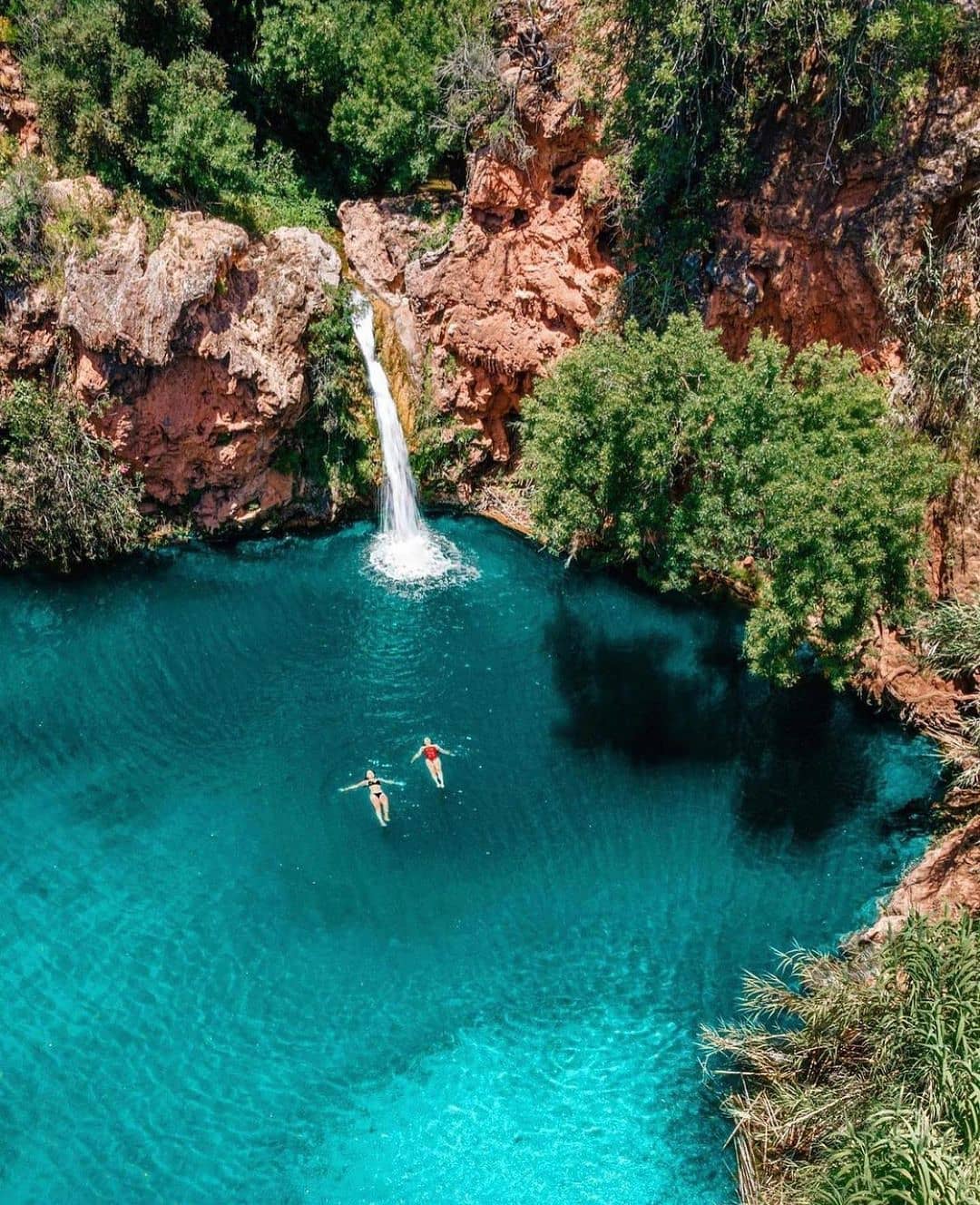 Acidente grave em cascata do Gerês. Jovem de 25 anos gravemente ferida é retirada de helicóptero