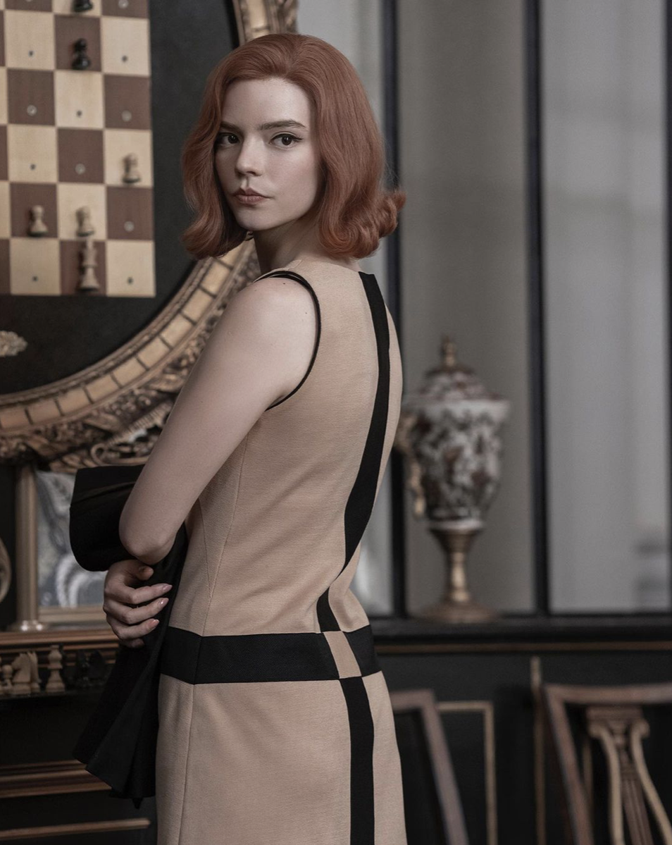 “Gambito de Dama”. Inspire-se nos looks da rainha do xadrez e vista-se como Beth