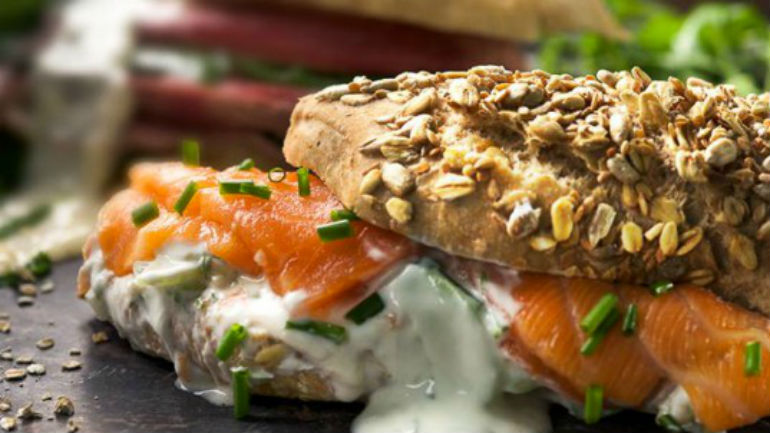 O Brunch Café fica na zona da baixa da cidade 