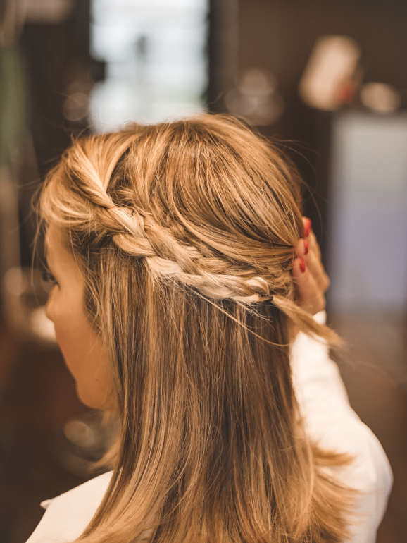 Sugestão de penteado: um semi apanhado com tranças