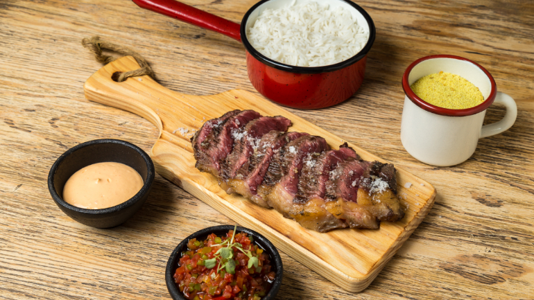 Boteco da Dri. Picanha, pão de queijo e brigadeiros chegam a sambar ao Cais do Sodré