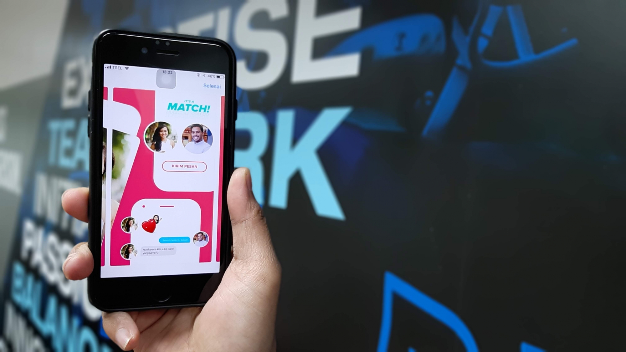 Psicóloga dá dicas e conselhos para quem usa o Tinder