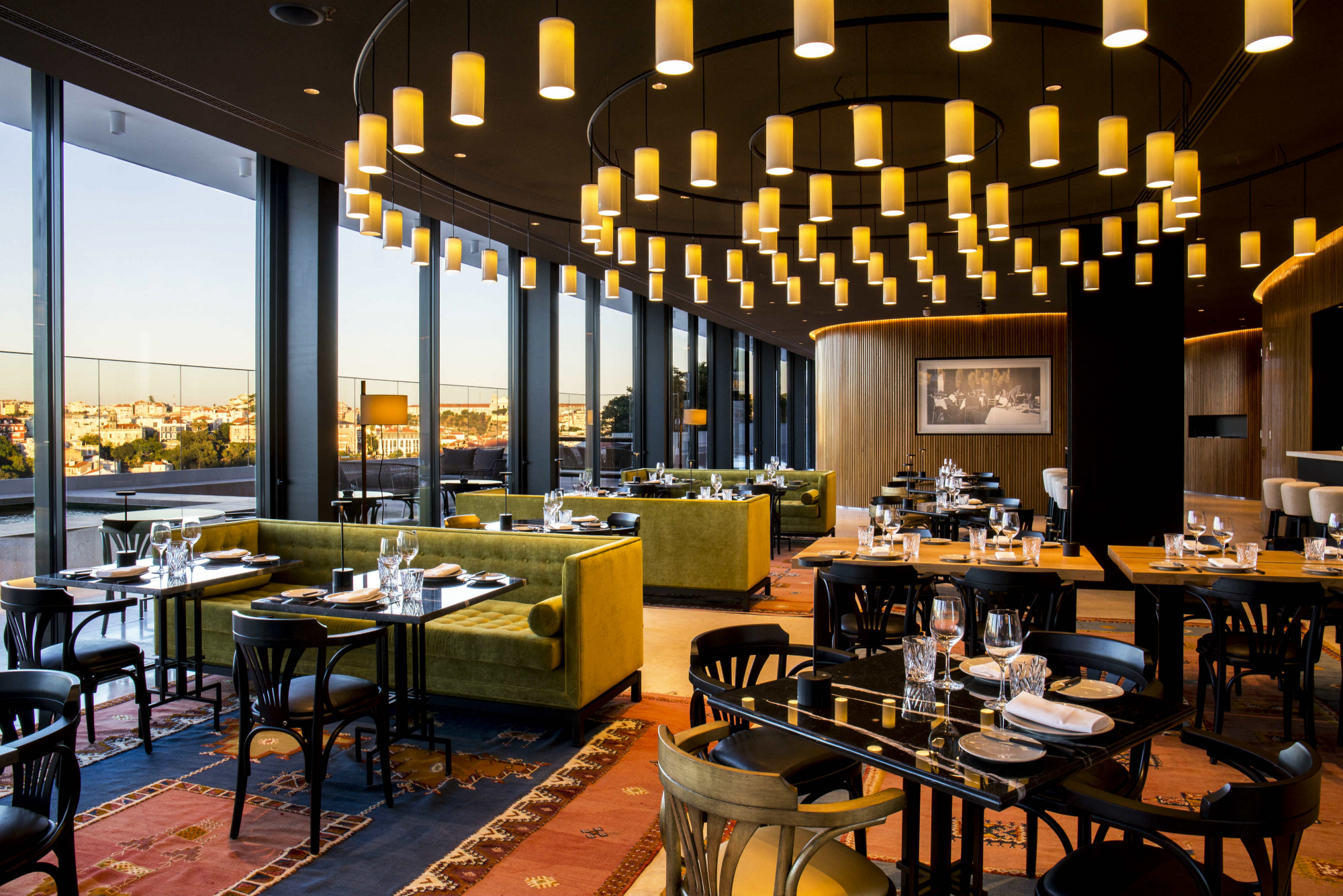 Crítica ao Café Príncipe Real. A melhor vista de Lisboa, um tagliatelle perfeito e alguém que nos estaciona o carro