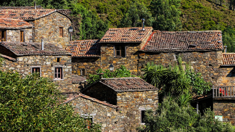 5 destinos portugueses para ir de férias este verão