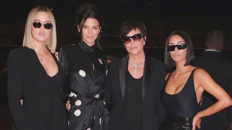 Khloé Kardashian, Kendall e Kris Jenner e Kim Kardashian 