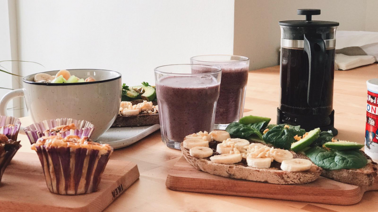 Ioga com direito a brunch e workshops de comida saudável para bebés. 5 programas healthy para fevereiro