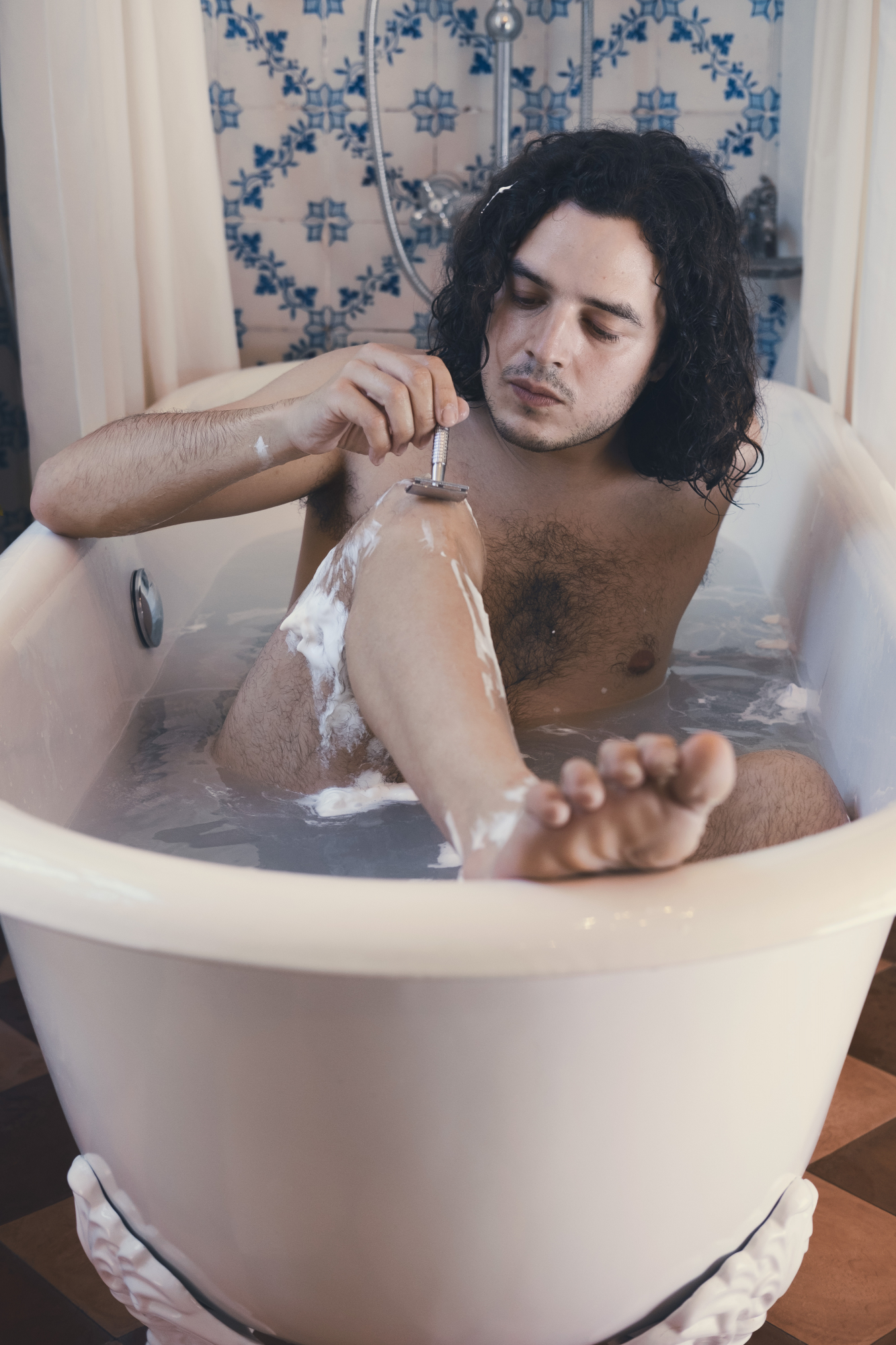 “Na Pele Dela”. Como fica um homem a desempenhar tarefas femininas?