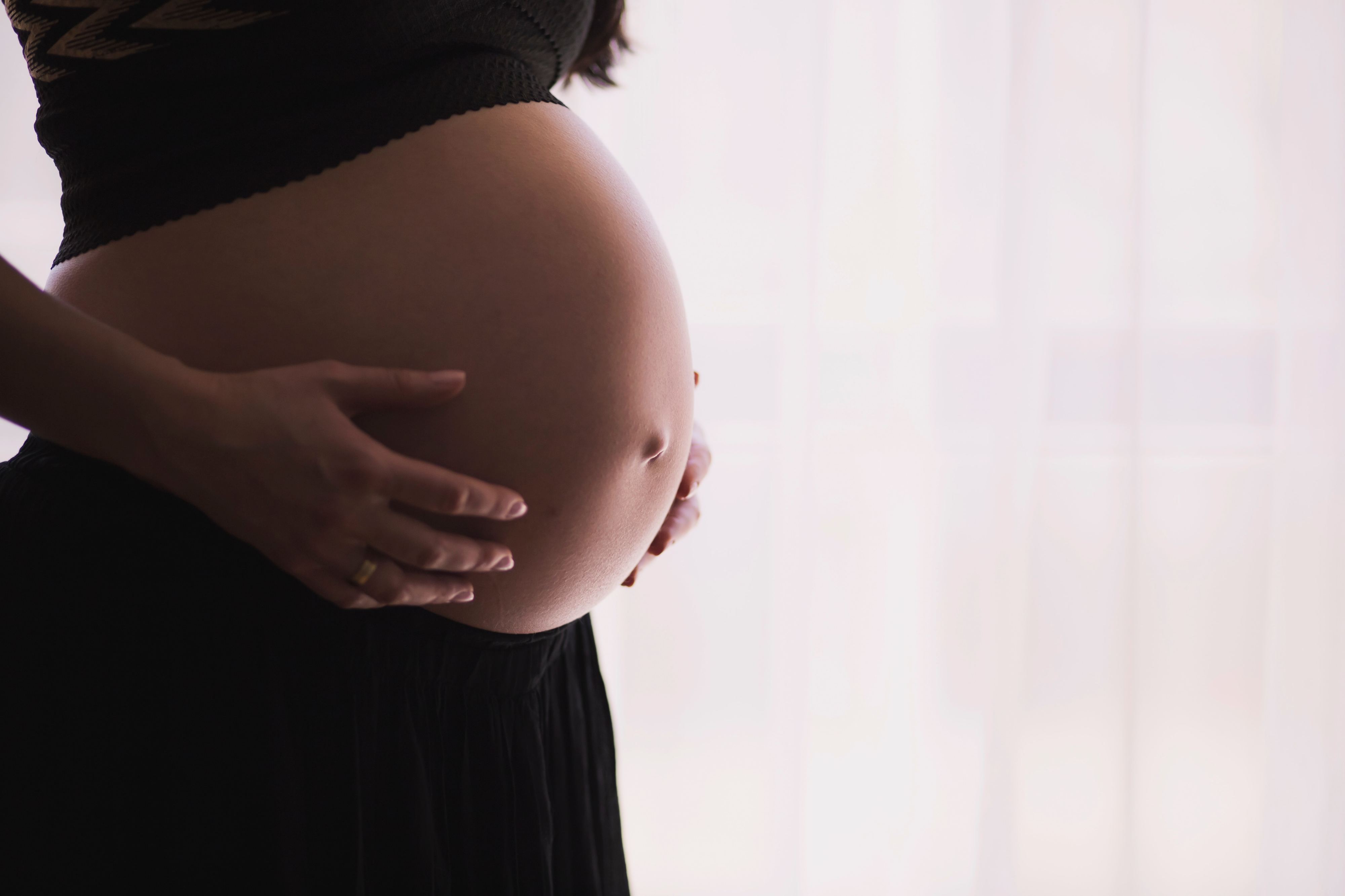 “O governo está a tomar decisões pelo corpo das mulheres”. Nova lei contra a violência obstétrica é suficiente?