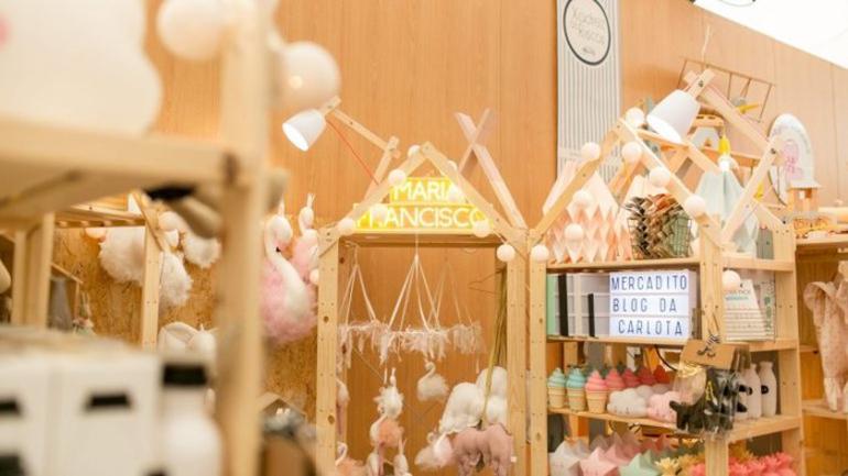 Stand de marca de decoração na edição anterior do Mercadito da Carlota