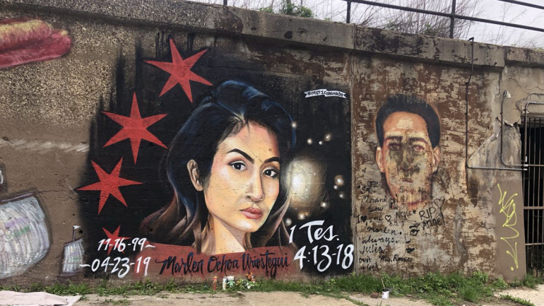 A artista Milton Coronado pintou um mural em Chicago em homenagem a Marlen Ochoa-Lopez