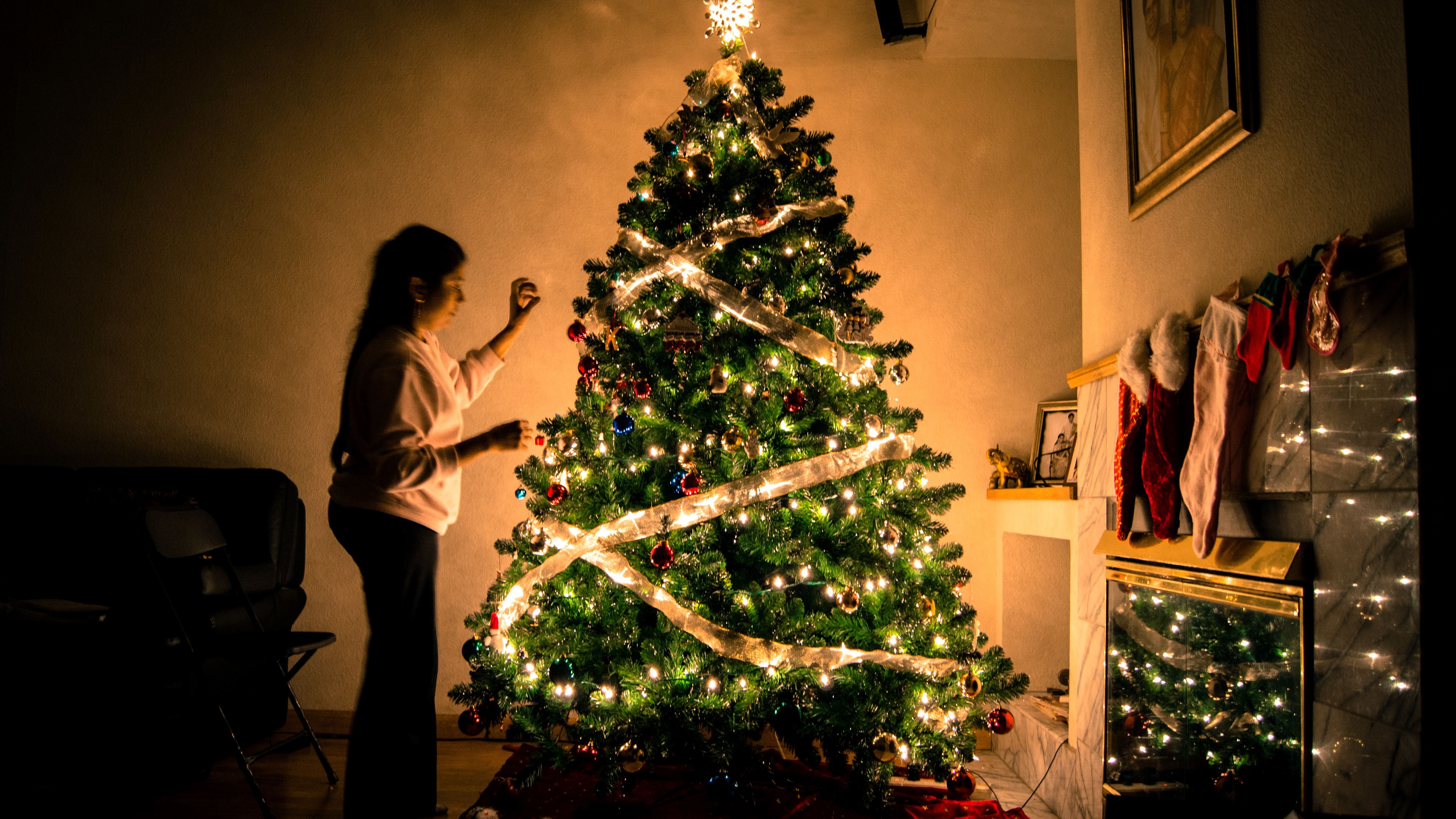 Pessoas que decoram a árvore de Natal mais cedo são mais felizes, diz psicólogo
