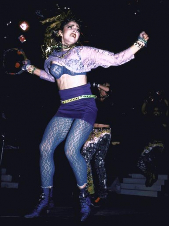 Madonna usou este modelo de botas em várias cores