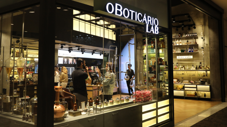 O Boti Lab, como é carinhosamente tratado, é uma loja experimental, tecnológica e fica num shopping de Curitiba