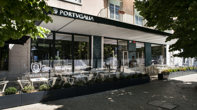 O restaurante ocupa o espaço que foi da Pastelaria Biarritz