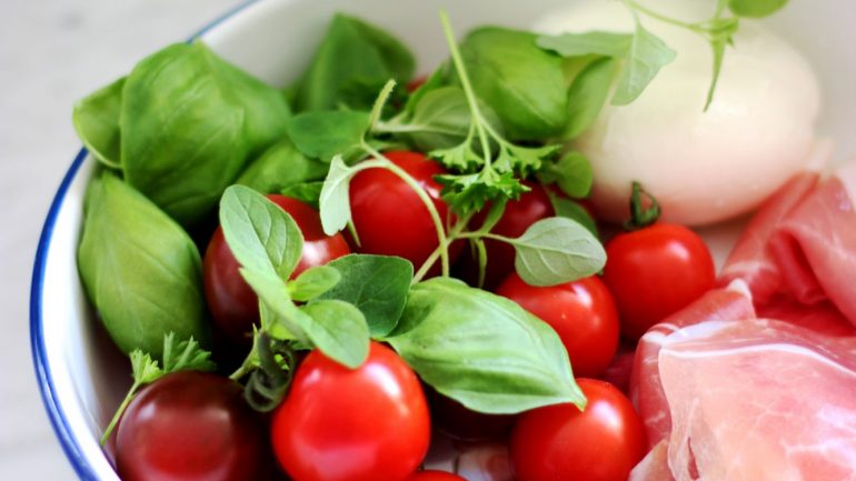 Ervas aromáticas. Como tirar partido das plantas que dão sabor à comida?