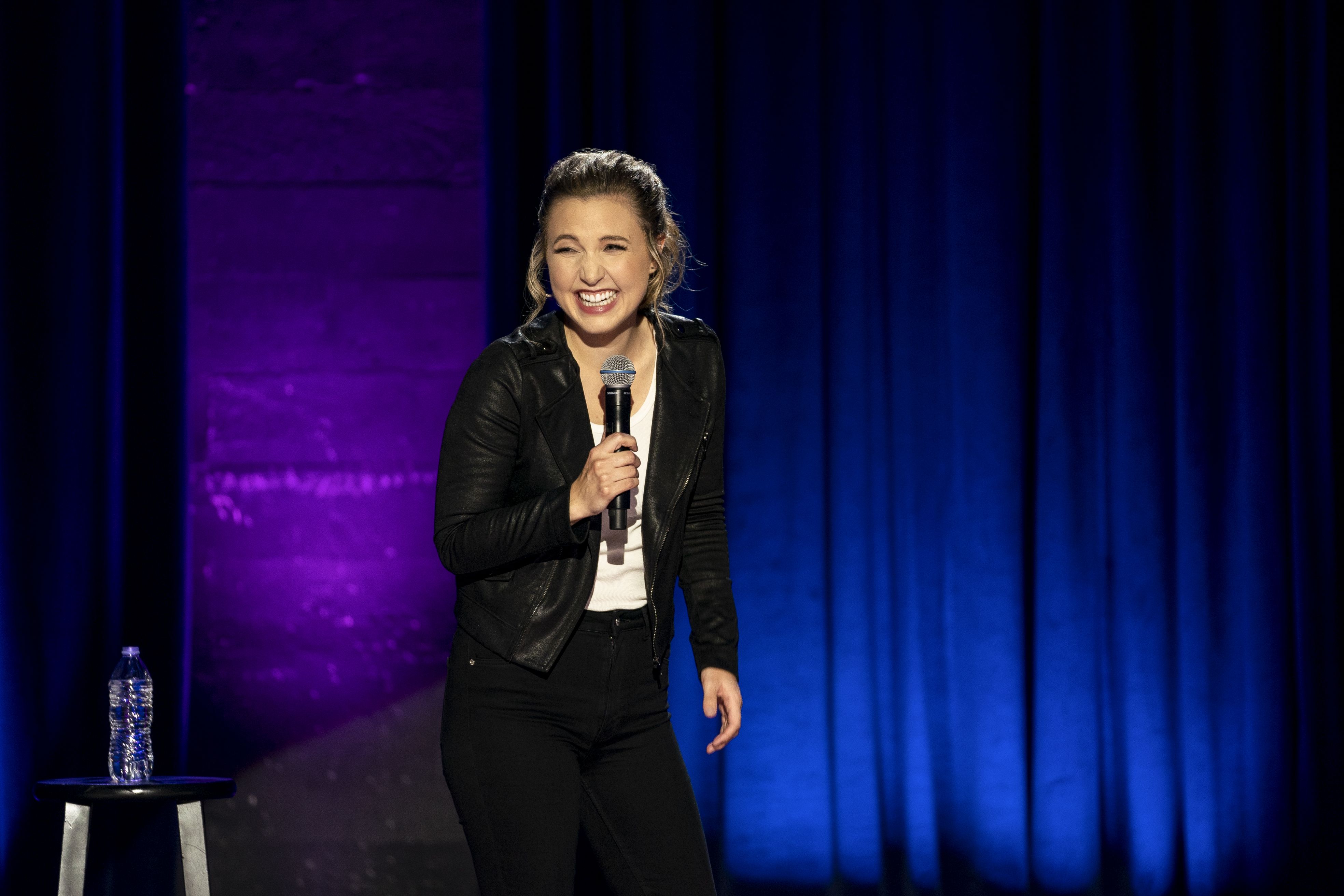 5 espetáculos hilariantes de stand-up para ver na Netflix