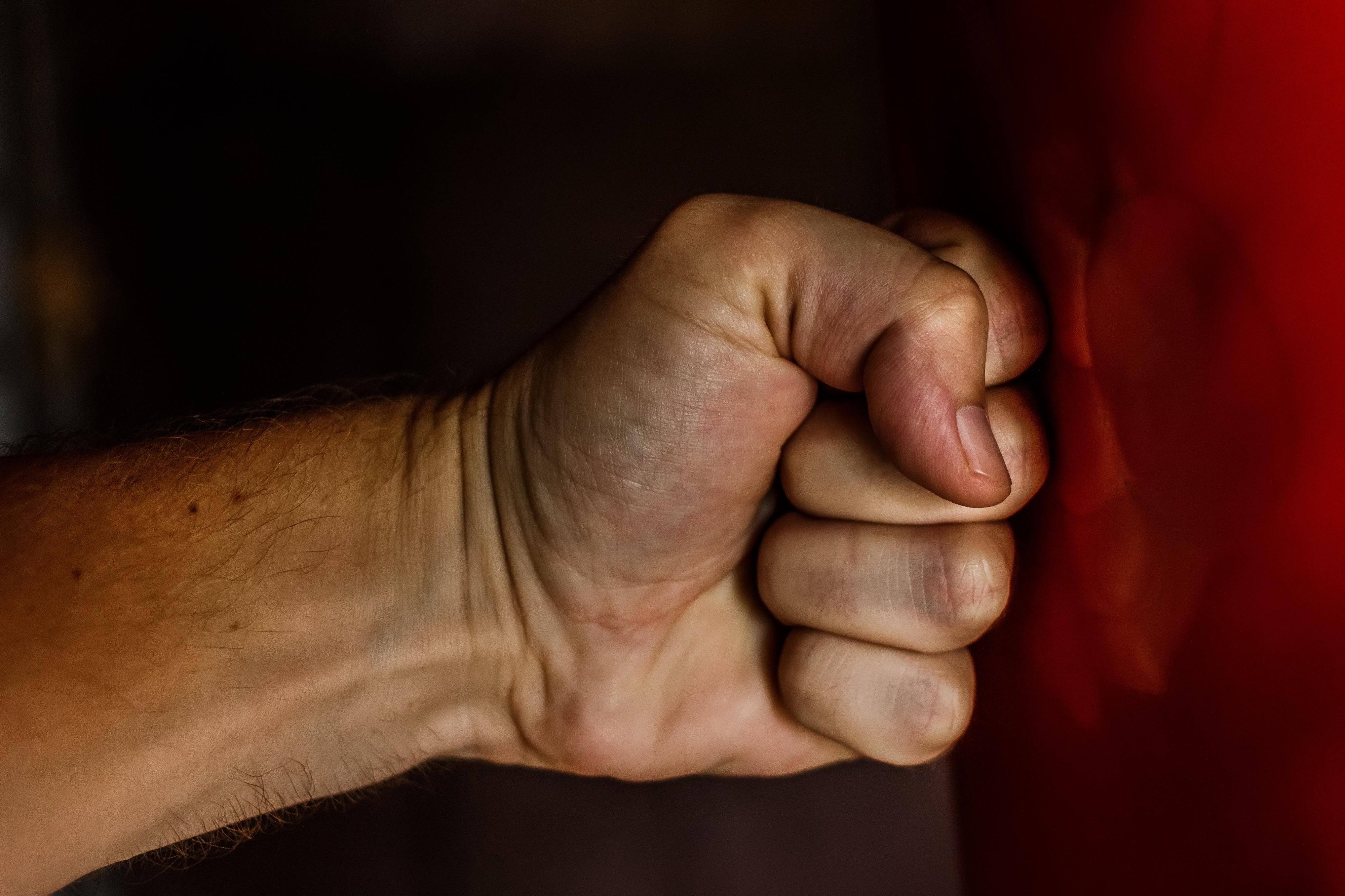 Violência doméstica. 10 características comuns à maioria dos agressores