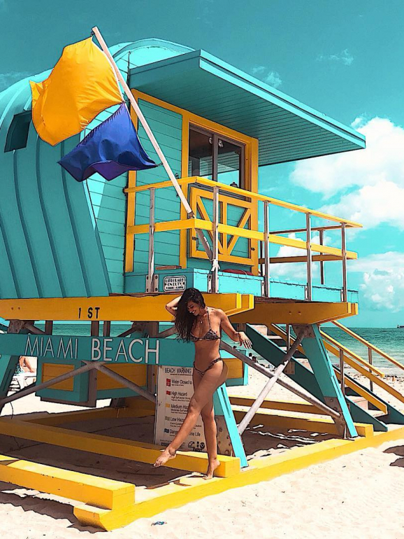 Rita Pereira numa praia de Miami 